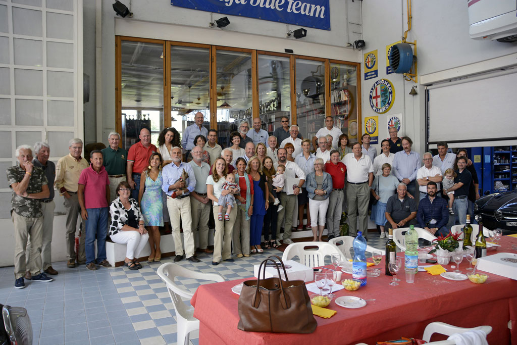 Foto di gruppo in Alfa Blue Team